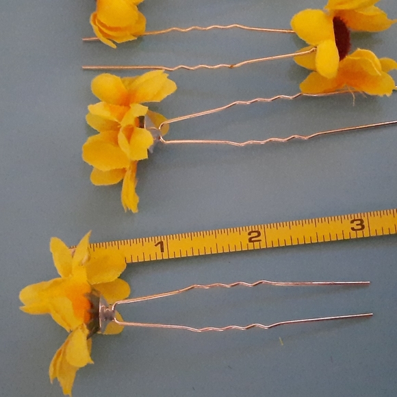 5 Sunflower 🌻 Hairpins - Picture 3 of 5